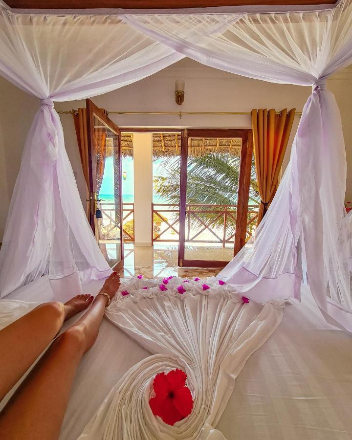Karibu Beach Resort Pongwe Exteriér fotografie