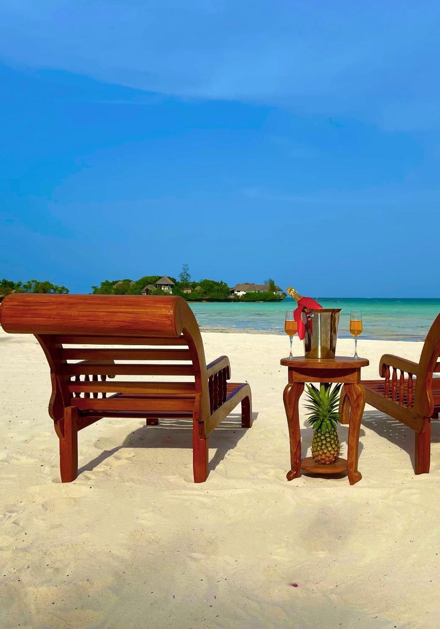 Karibu Beach Resort Pongwe Exteriér fotografie